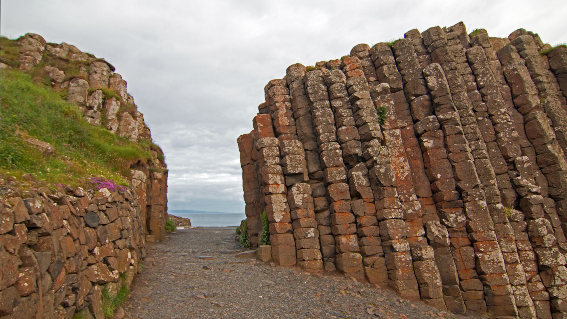 mbrace the mystique and majesty of one of Ireland’s most iconic natural wonders—the Giant’s Causeway. This UNESCO World Heritage site offers an extraordinary backdrop for couples seeking a wedding
